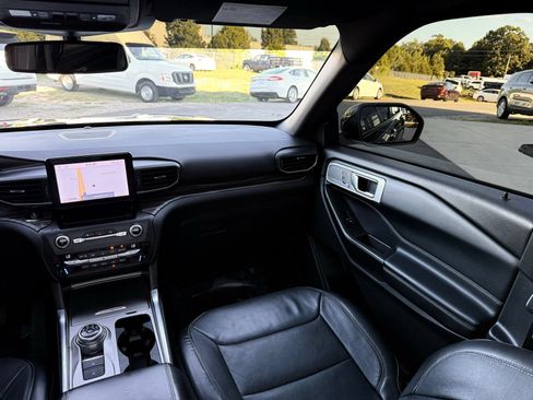 Used 2020 Ford Explorer Limited RWD image 33