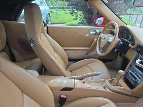 Used 2006 Porsche 911 Carrera RWD image 3