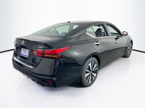 Used 2021 Nissan Altima 2.5 SV w/ SV Premium Package image 5