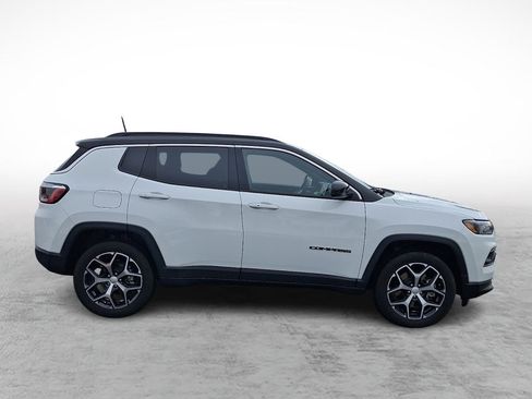 Used 2024 Jeep Compass Limited image 6