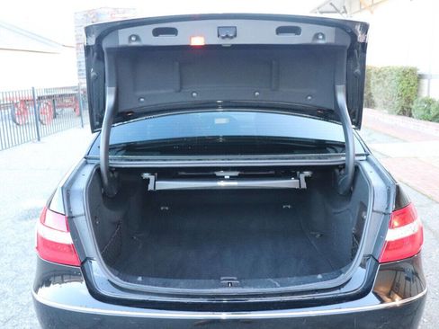 Used 2013 Mercedes-Benz E 350 Sedan image 57