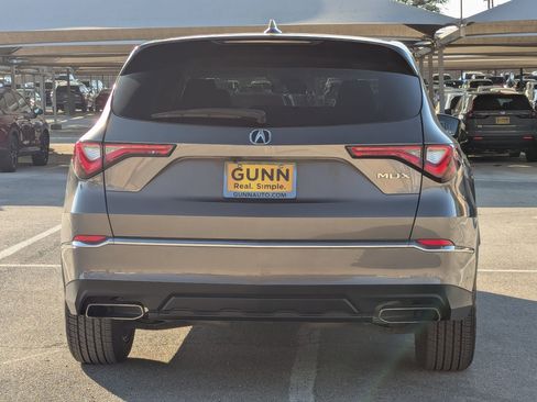 Certified 2023 Acura MDX FWD image 5