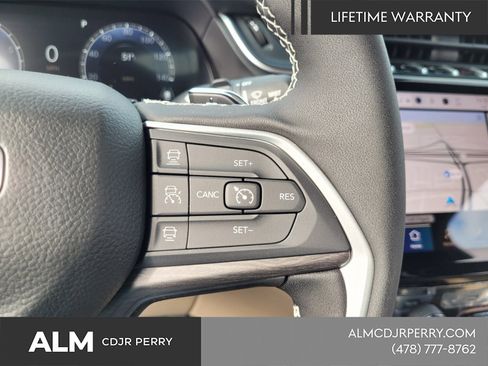 New 2025 Jeep Grand Cherokee L Limited w/ Luxury Tech Group II AWD/4WD image 25