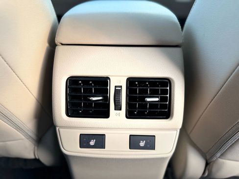 Used 2016 Subaru Legacy 2.5i Limited image 24