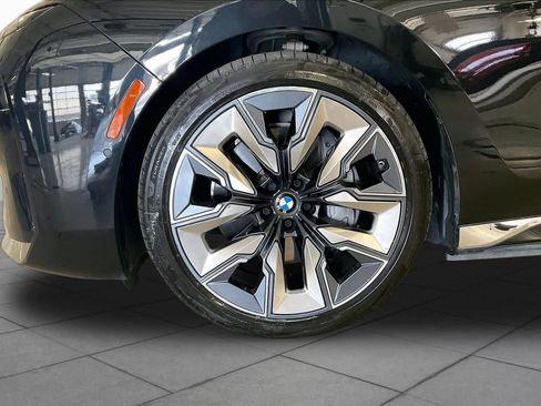 Used 2024 BMW i7 xDrive60 w/ Executive Package AWD/4WD image 10