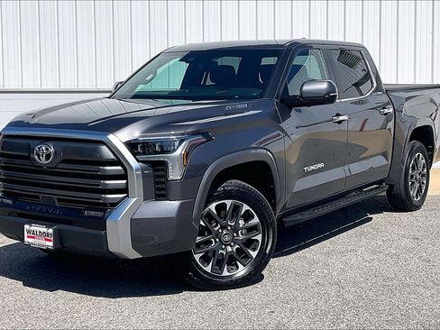 Used 2025 Toyota Tundra Limited AWD/4WD image 2