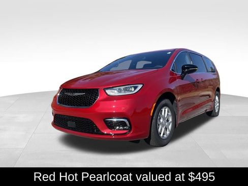 New 2026 Chrysler Pacifica Select image 1