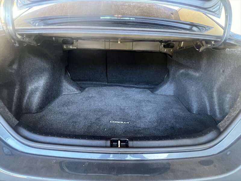 Used 2016 Toyota Corolla LE FWD image 25