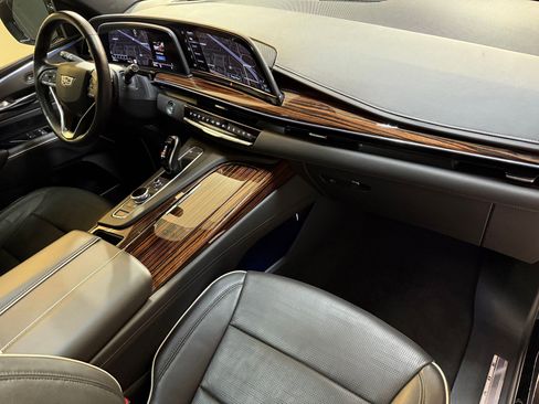 Certified 2022 Cadillac Escalade Premium Luxury w/ LPO, Radiant Package image 58