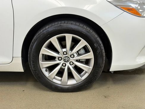 Used 2017 Toyota Camry XLE FWD image 4