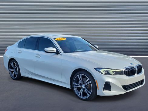 Used 2024 BMW 330i Sedan w/ Premium Package RWD image 2