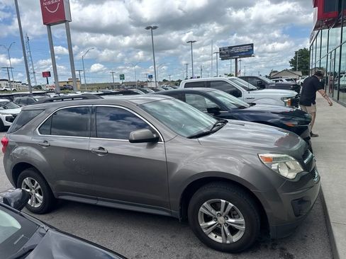 Used 2011 Chevrolet Equinox LT w/ All-Star Package FWD image 4