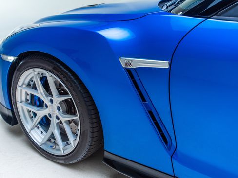 Used 2021 Nissan GT-R Premium AWD/4WD image 25