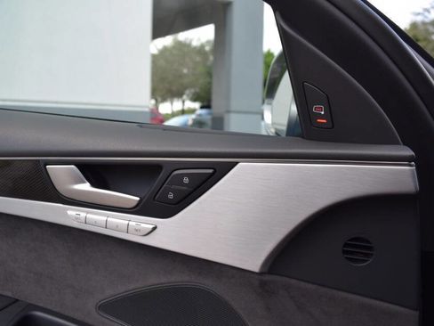 Used 2015 Audi S8 image 72