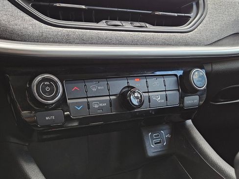 Used 2022 Jeep Compass Latitude image 22