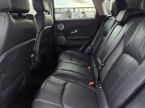 Used 2018 Land Rover Range Rover Evoque SE Premium image 10