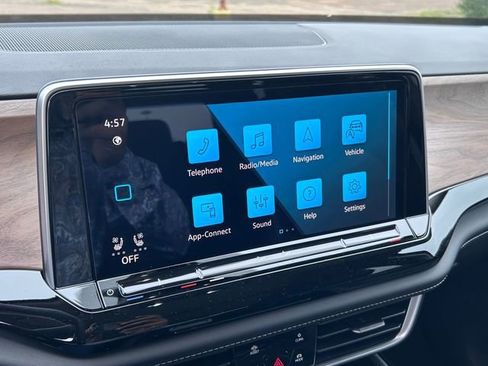 New 2026 Volkswagen Atlas SE FWD image 15