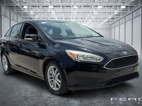 Used 2017 Ford Focus SE FWD image 7