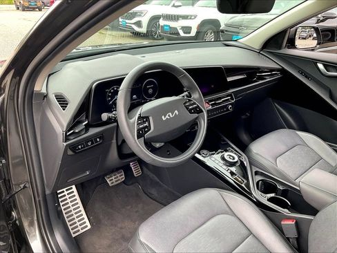 Used 2024 Kia Niro Wave FWD image 8