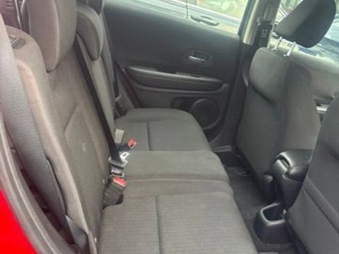 Used 2017 Honda HR-V LX image 6