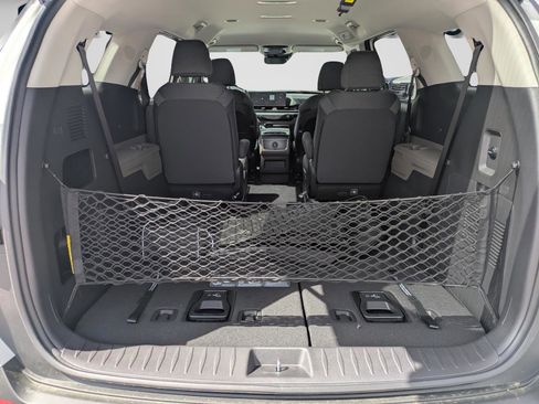 New 2026 Kia Carnival LX image 29
