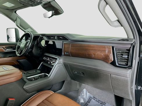 Used 2024 GMC Sierra 3500 Denali Ultimate image 29