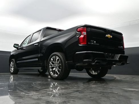 Used 2025 Chevrolet Silverado 1500 High Country AWD/4WD image 46