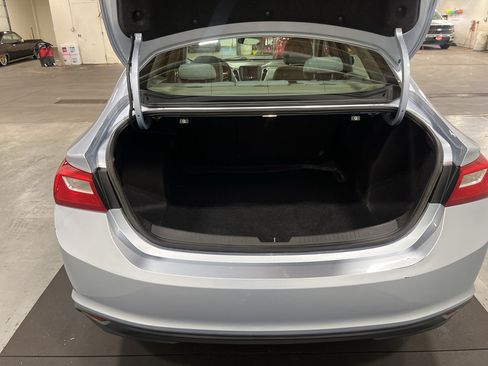 Used 2018 Chevrolet Malibu LT FWD image 24