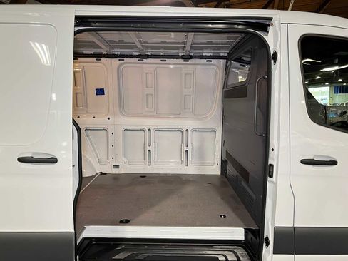 Used 2025 Mercedes-Benz Sprinter 2500 image 13