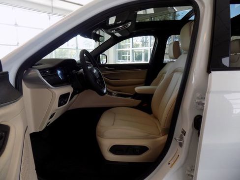 New 2026 Jeep Grand Cherokee Limited w/ Luxury Tech Group II RWD image 22