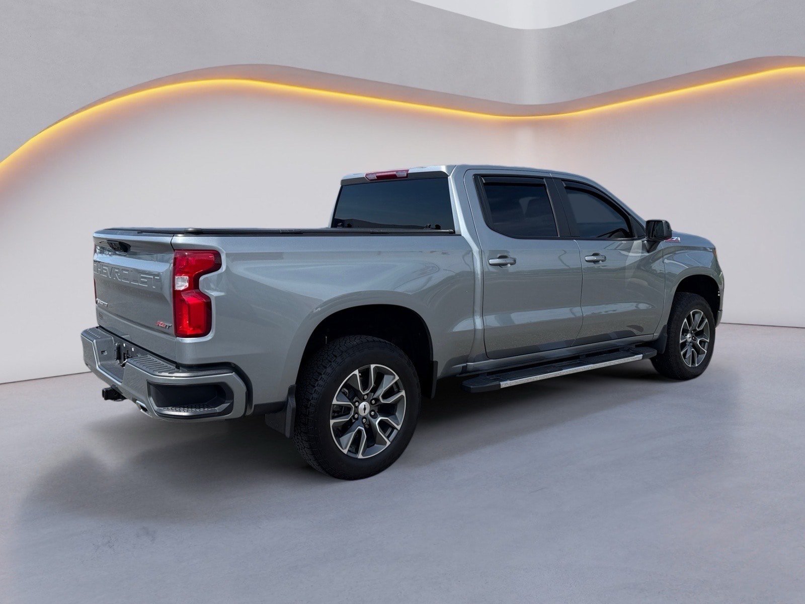 Used 2025 Chevrolet Silverado 1500 RST AWD/4WD image 3
