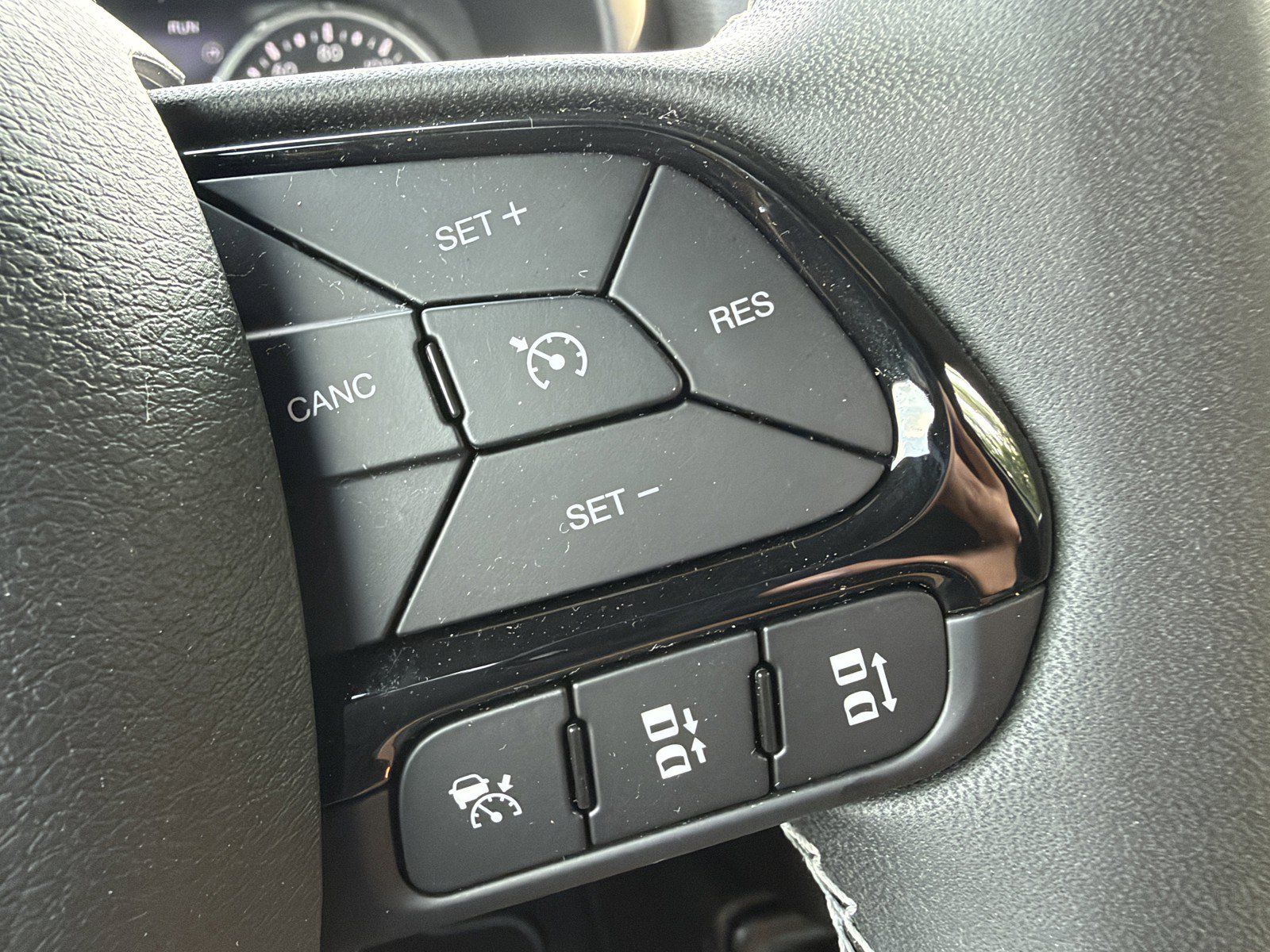 Used 2021 Jeep Renegade Latitude FWD image 23