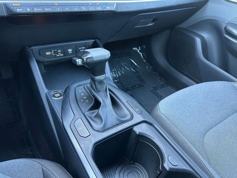 Used 2025 Kia K4 LXS image 40
