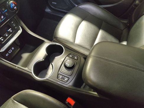 Used 2019 GMC Terrain SLT w/ Preferred Package AWD/4WD image 26