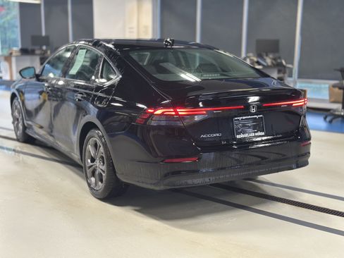 Used 2023 Honda Accord EX image 8