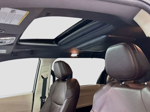 Used 2023 Toyota Sienna Platinum image 21