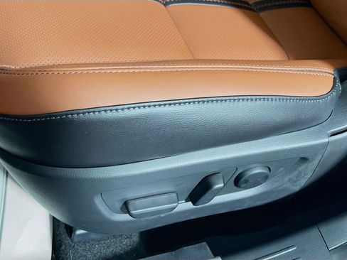 Used 2025 MAZDA CX-50 Meridian Edition w/ Apex Package image 17