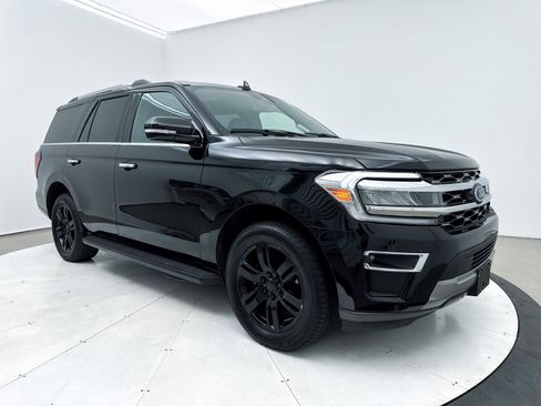 Used 2024 Ford Expedition Limited image 14