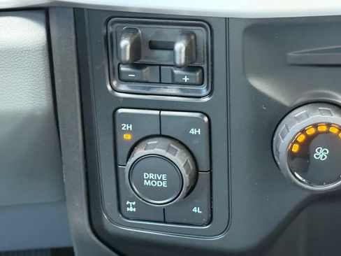 New 2026 Ford F350 XLT w/ XLT Premium Package AWD/4WD image 26