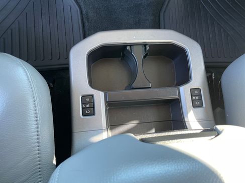 Used 2016 Toyota Sequoia Platinum AWD/4WD image 18