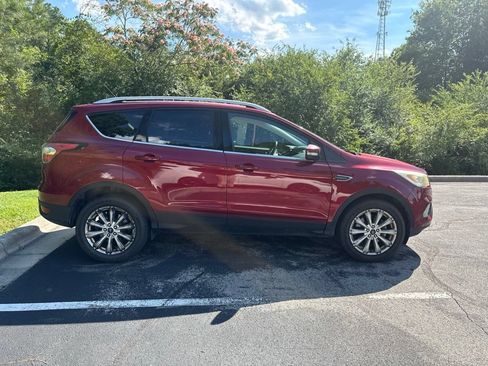 Used 2017 Ford Escape Titanium FWD image 6
