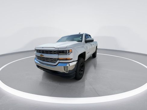 Used 2017 Chevrolet Silverado 1500 LT w/ All Star Edition AWD/4WD image 4