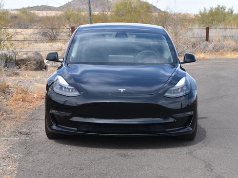 Used 2022 Tesla Model 3 Performance image 2