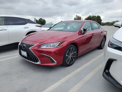 Certified 2025 Lexus ES 300h w/ Premium Package