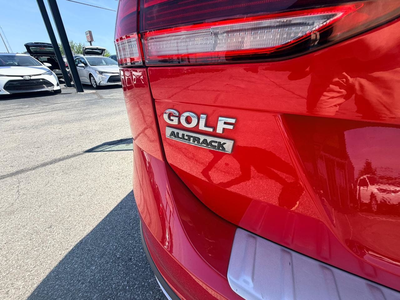 Used 2019 Volkswagen Golf Alltrack SE AWD/4WD image 14