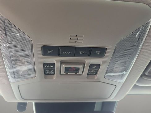 Used 2022 Toyota RAV4 XLE w/ Convenience Package AWD/4WD image 32