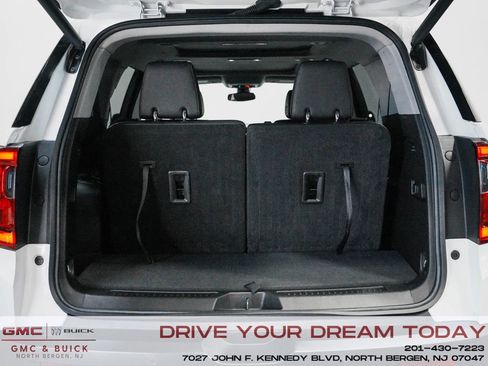 Used 2023 GMC Acadia AT4 w/ Preferred Package image 43