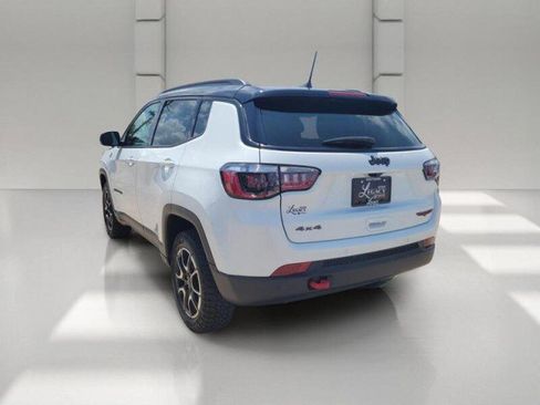 Used 2025 Jeep Compass Trailhawk AWD/4WD image 6
