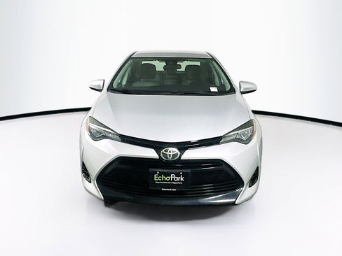 Used 2018 Toyota Corolla LE FWD image 2