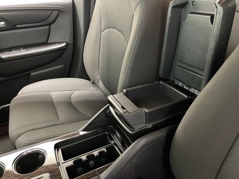 Used 2015 Chevrolet Traverse LT w/ Style and Technology Package FWD image 34